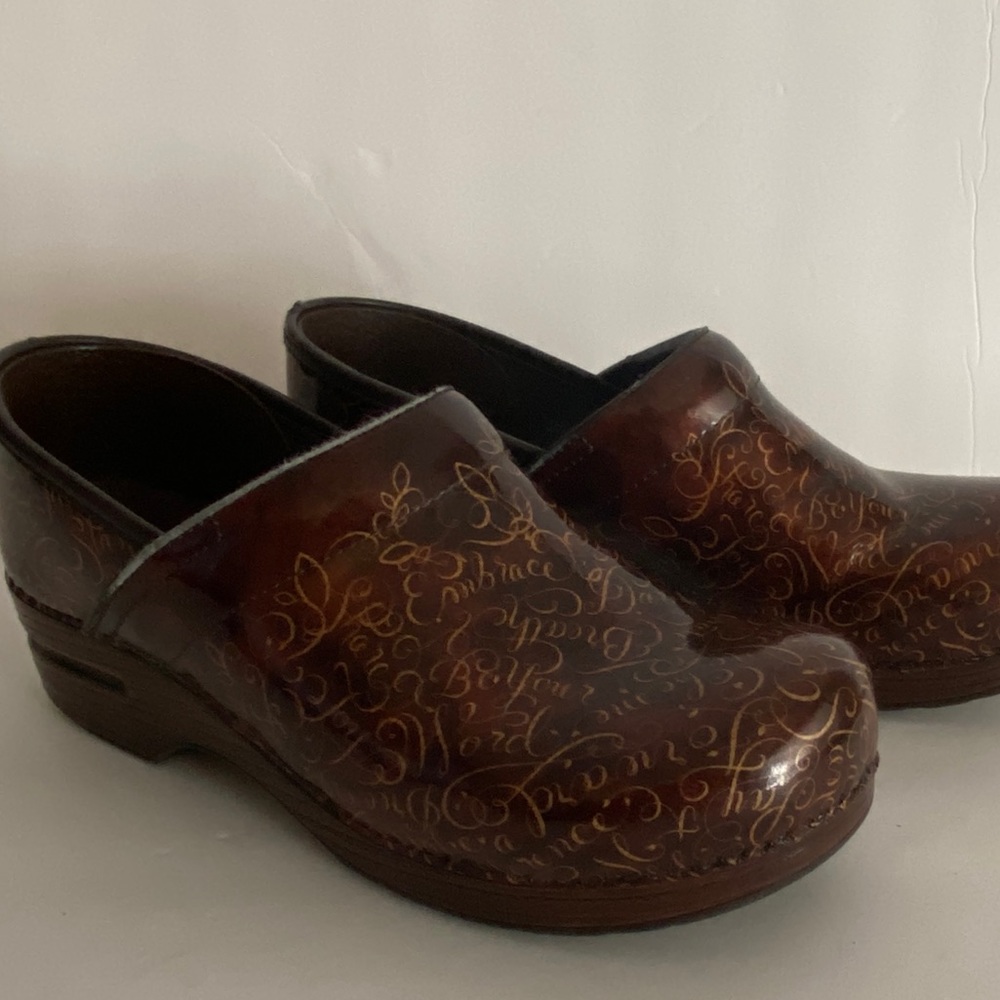 DANSKO 40 BROWN WORDS CURSIVE CELEBRATE